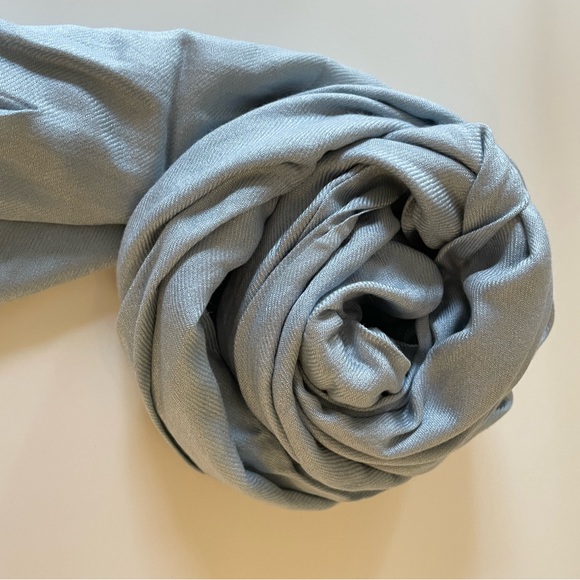 Light Blue Pashmina Scarf. Made in India. - Picture 8 of 10